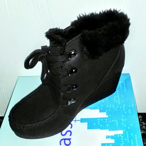Black Wedge Ankle Boots! - Picture 5 of 8